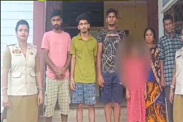 five bangladeshi with broker arrested while crossing the border to enter in tripura