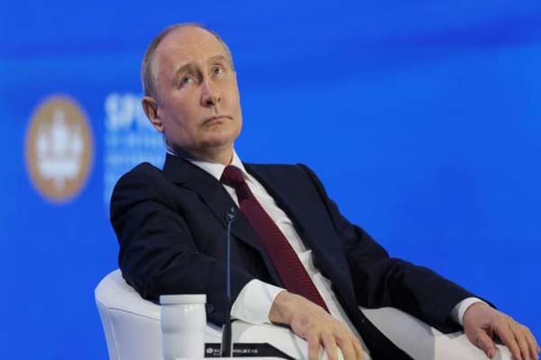 icc issued arrest warrant of russian president putin