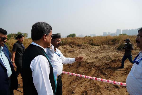 cm inspects the proposed land for new tripura bhavan in mumbai