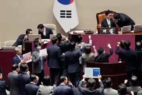 ruckus in south korea parliament 2 presidents removed by impeachment