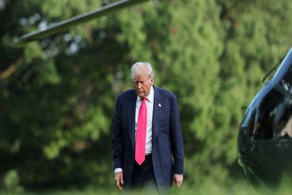epstein sex scandal  become a problem for trump know why