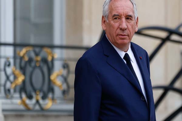 france is angry with us-eu trade deal said- trump only understands the language of power