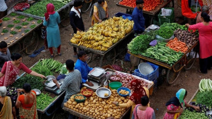 retail inflation rises marginally to 2-7 in august food prices edge up