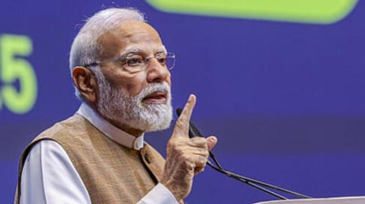 modi slams congress over 2611 hails new mumbai airport