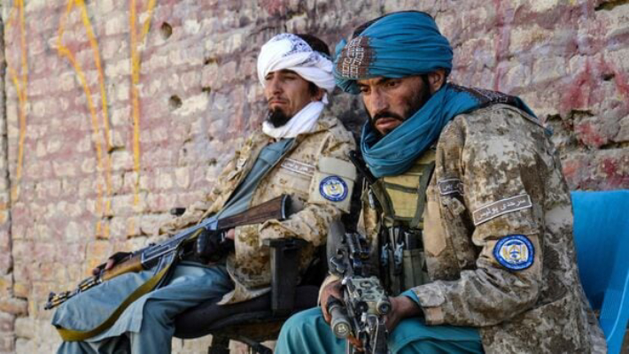 heavy afghan-pak border clash leaves scores dead