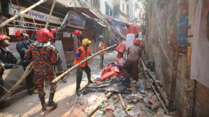 5-7 magnitude quake hits bangladesh six dead