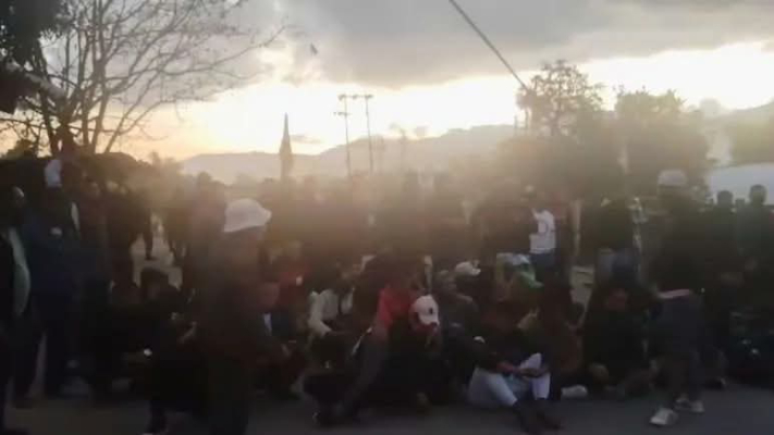 fresh tension in manipur after attempted march near buffer zone