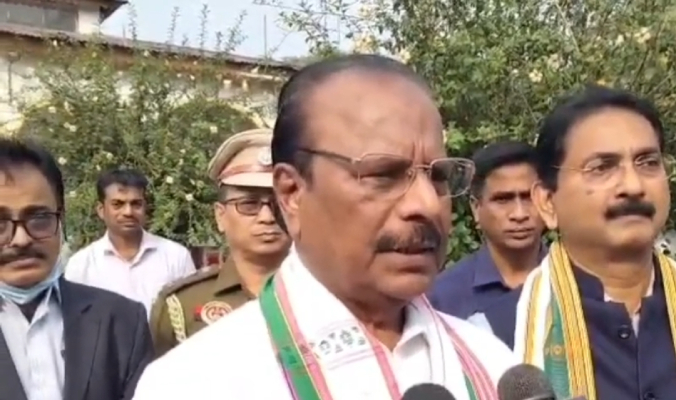 governor reviews facilities at juvenile detention centres