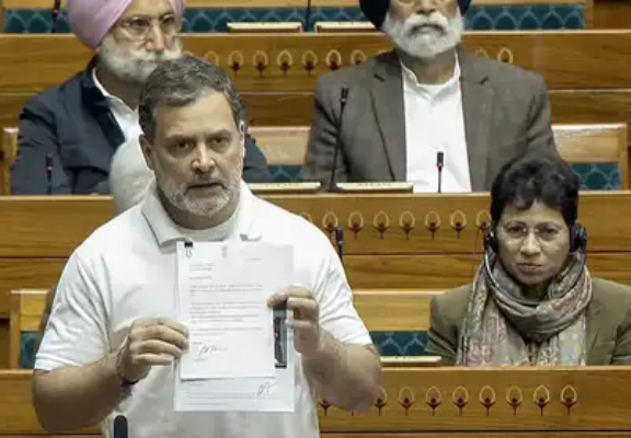 lok sabha uproar over rahul gandhi speech 8 mps suspended