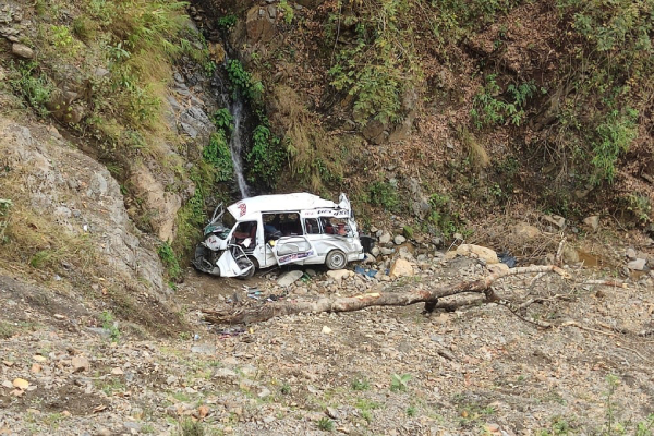 7 indians die as pilgrim bus plunges into nepal ravine