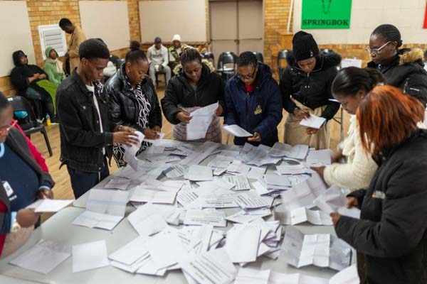 south africa election vote counting on- ruling anc far from majority
