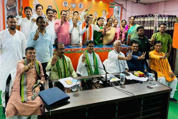 tripura cm holds meeting with party leaders centering panchayat polls