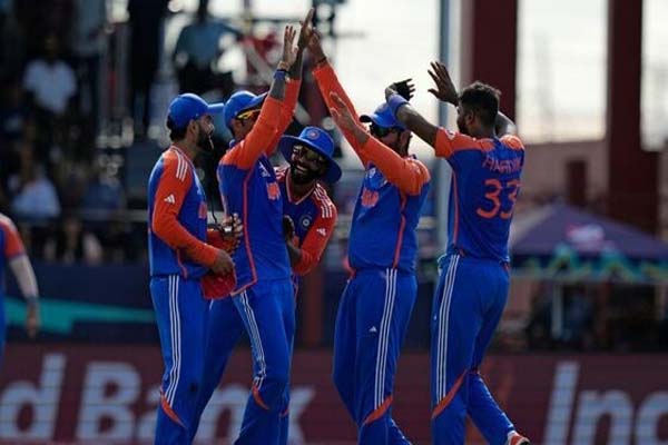 india reaches in the final of t20 wc- beats england in semifinal