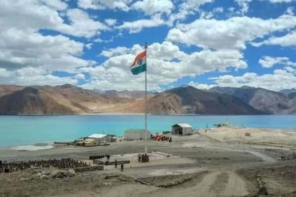 5 indian army soldiers killed during tank exercise in ladakh