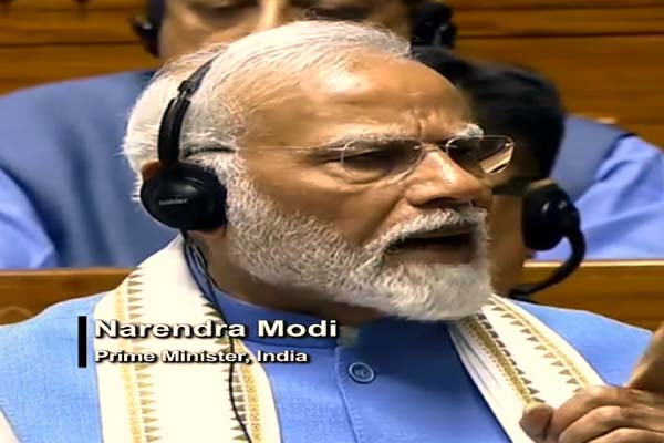 2 hours 15 minutes speech pm modi hits congress rahul gandhi in parliament